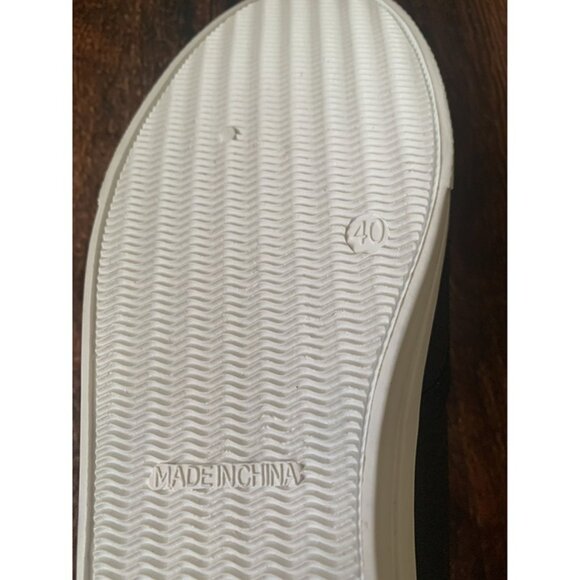 Black Canvas Lace-Up Casual Sneakers Size 40 - Picture 3 of 5